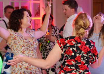 Buckinghamshire Wedding DJ Hire – Stunning 5-Star Entertainment | Fill The Floor Discos