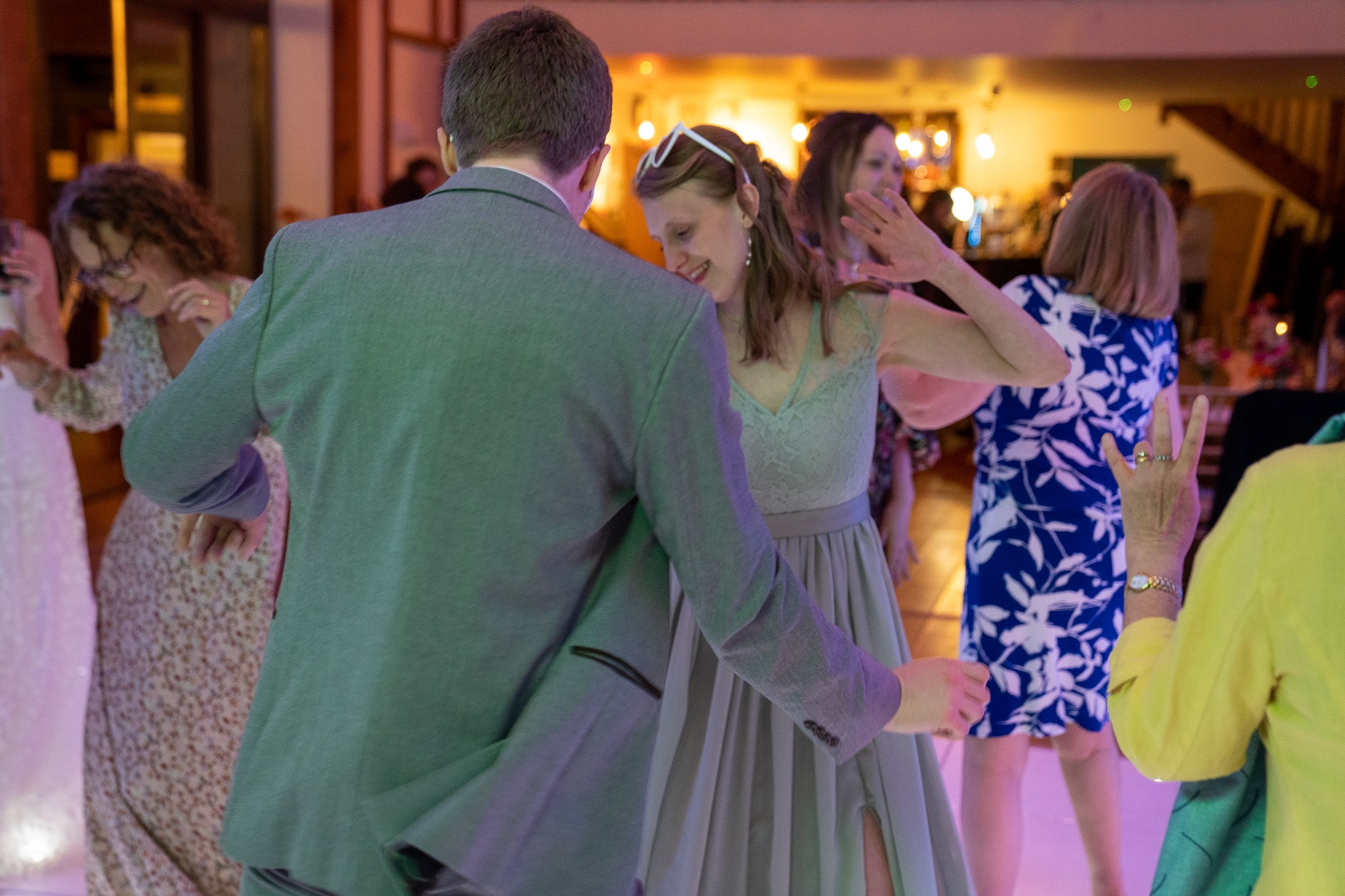 Fill The Floor Discos | Wedding & Party DJ Hire in Buckinghamshire & Hertfordshire