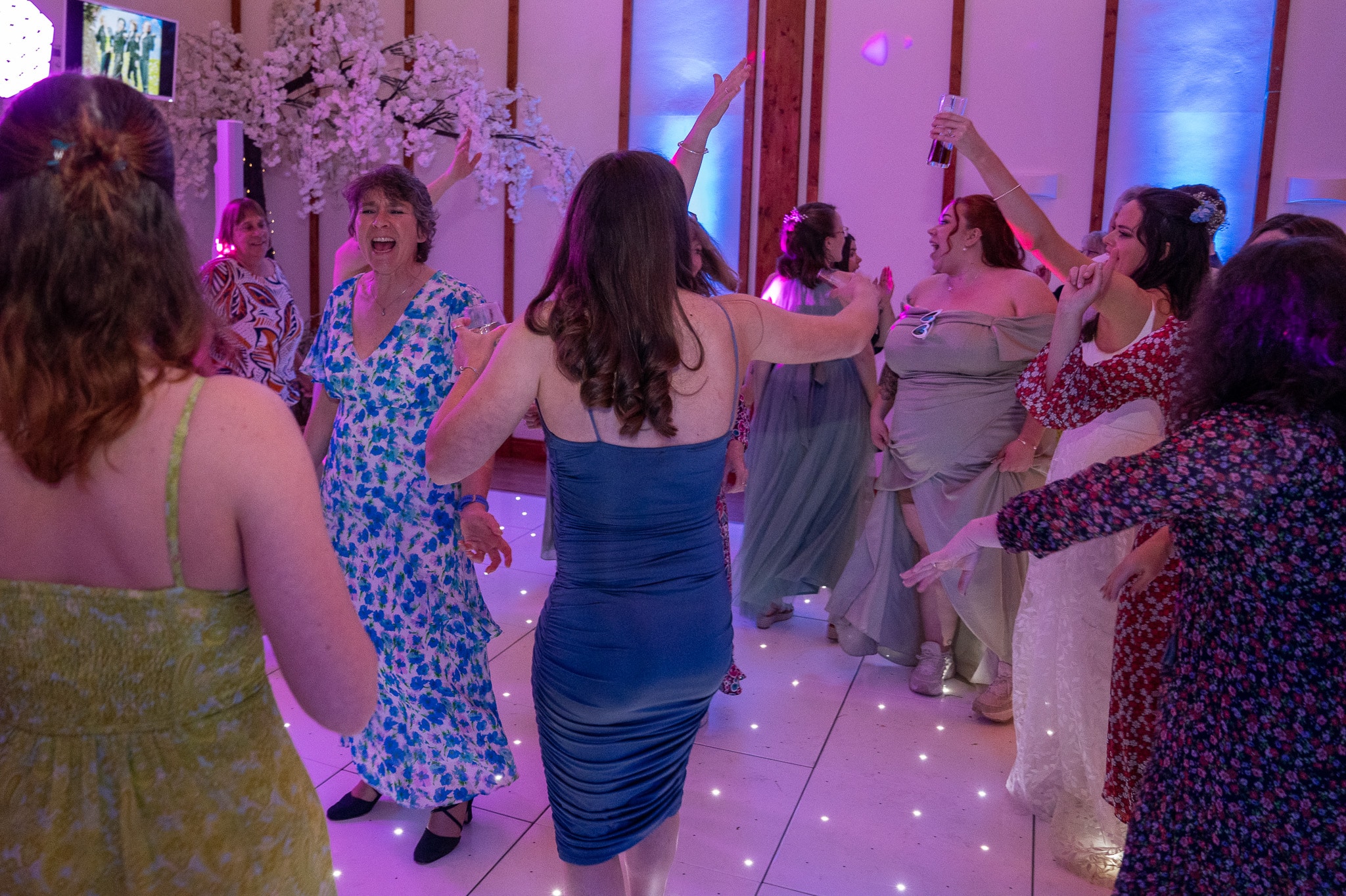 Fill The Floor Discos | Wedding & Party DJ Hire in Buckinghamshire & Hertfordshire