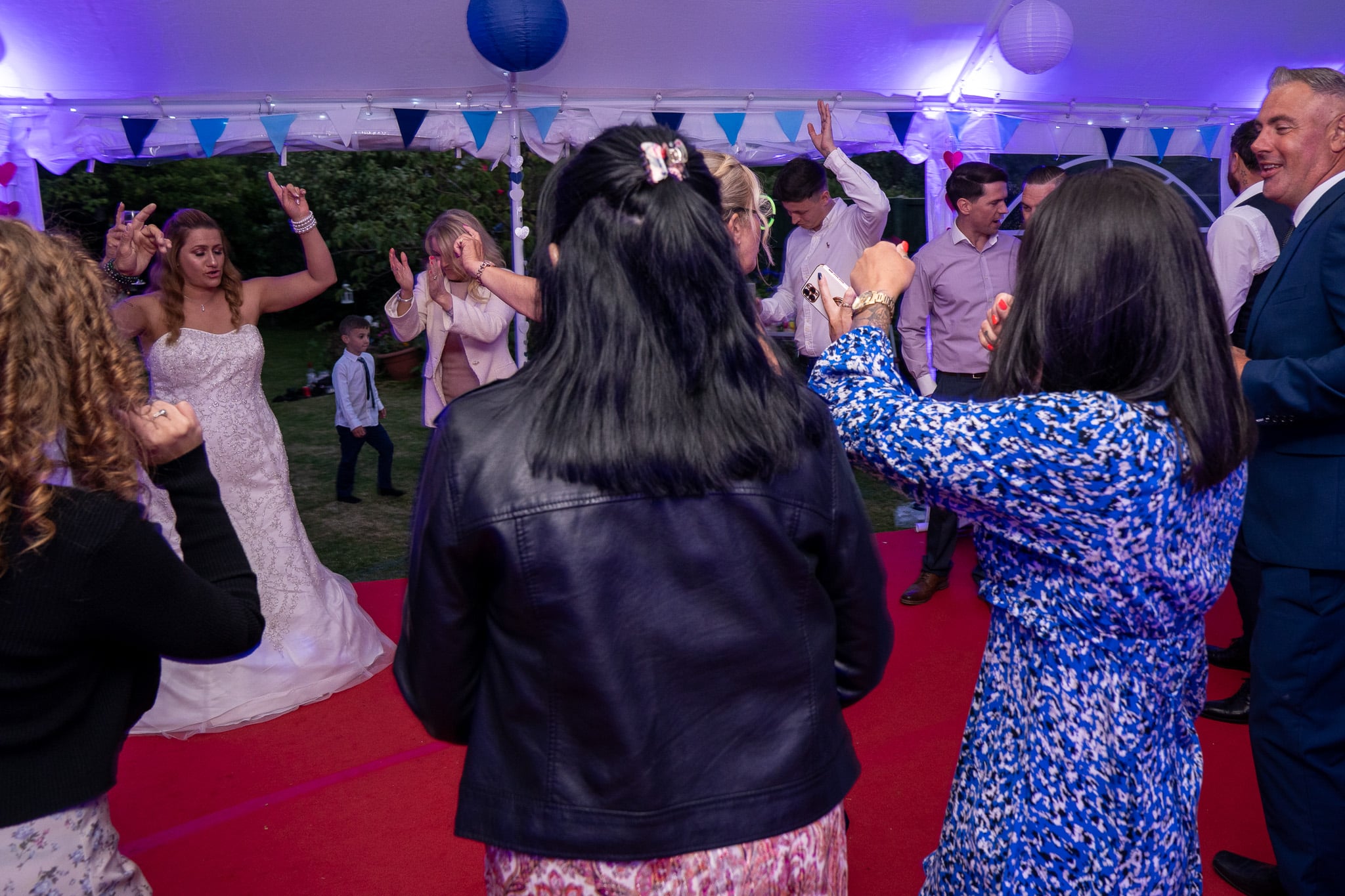 Fill The Floor Discos | Wedding & Party DJ Hire in Buckinghamshire & Hertfordshire