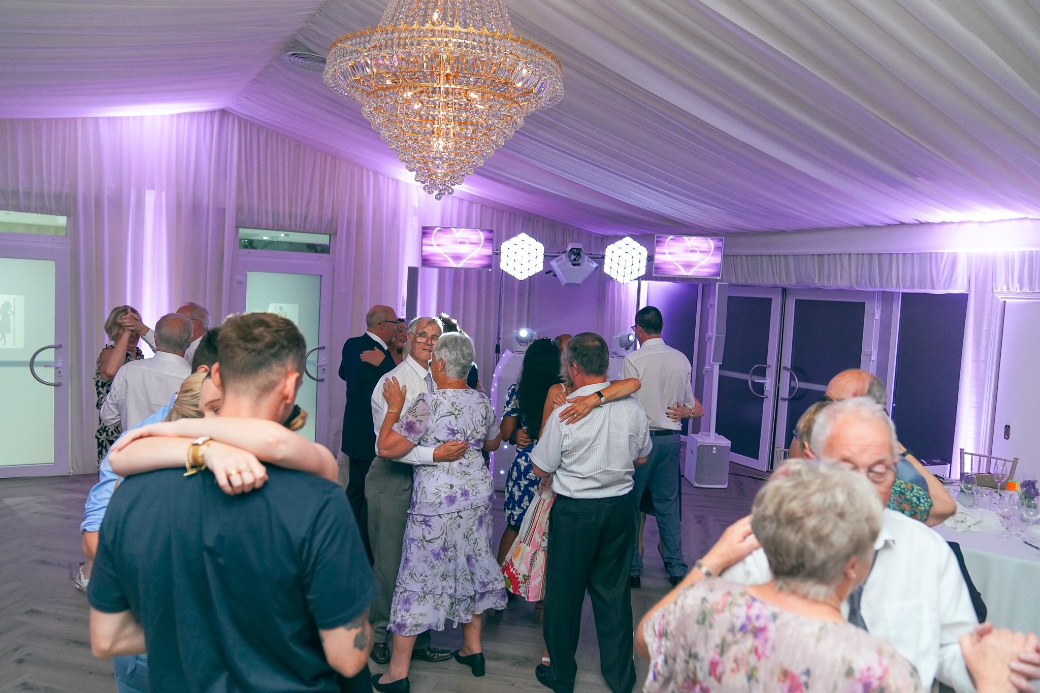 Fill The Floor Discos | Wedding & Party DJ Hire in Buckinghamshire & Hertfordshire