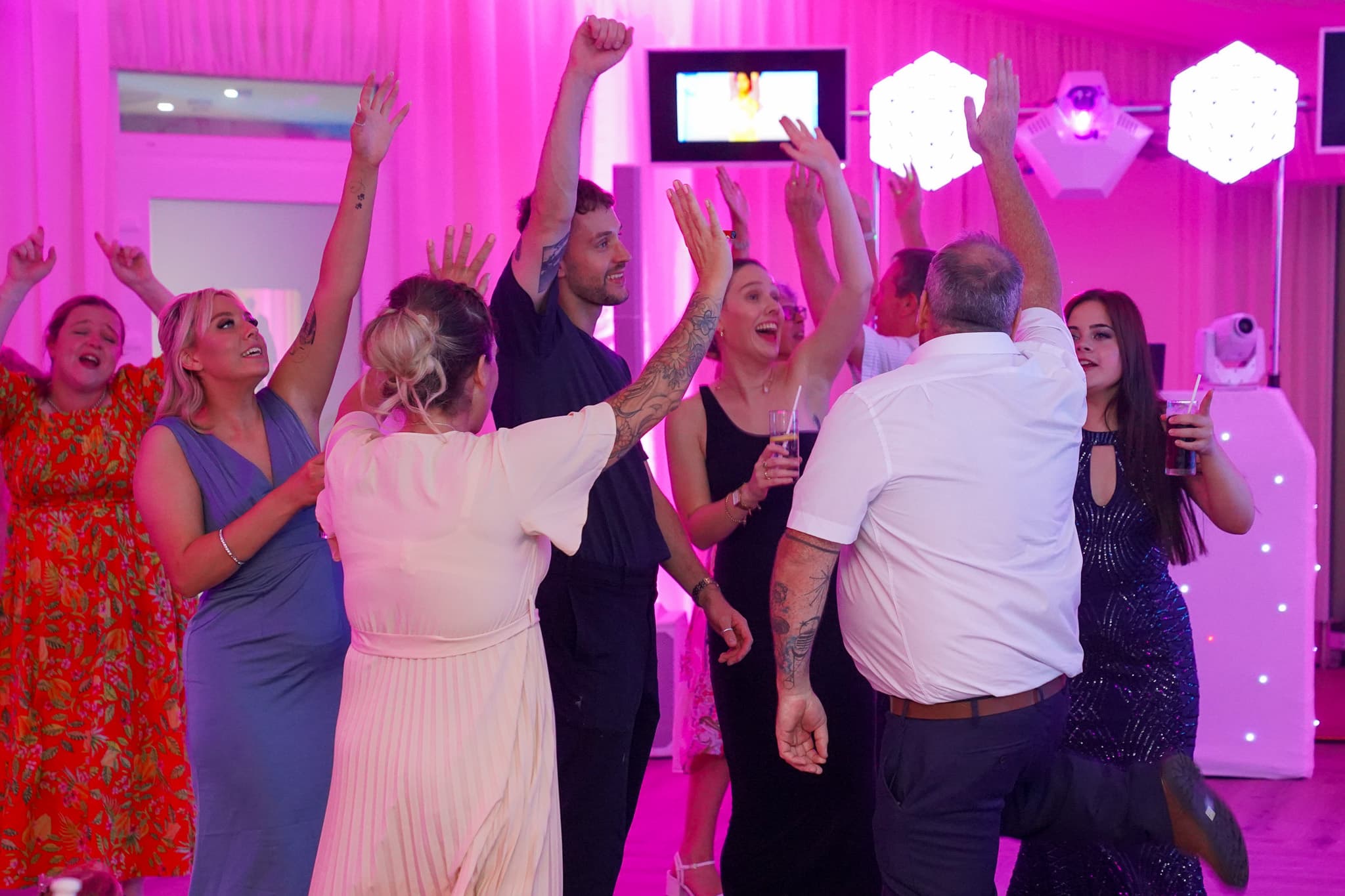 Fill The Floor Discos | Wedding & Party DJ Hire in Buckinghamshire & Hertfordshire