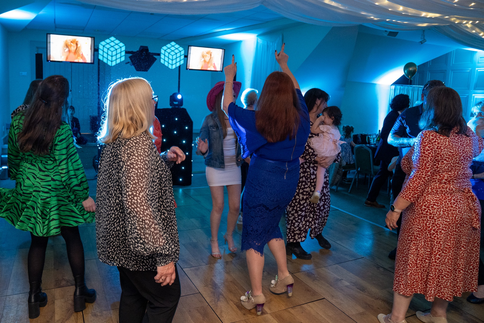 Fill The Floor Discos | Wedding & Party DJ Hire in Buckinghamshire & Hertfordshire