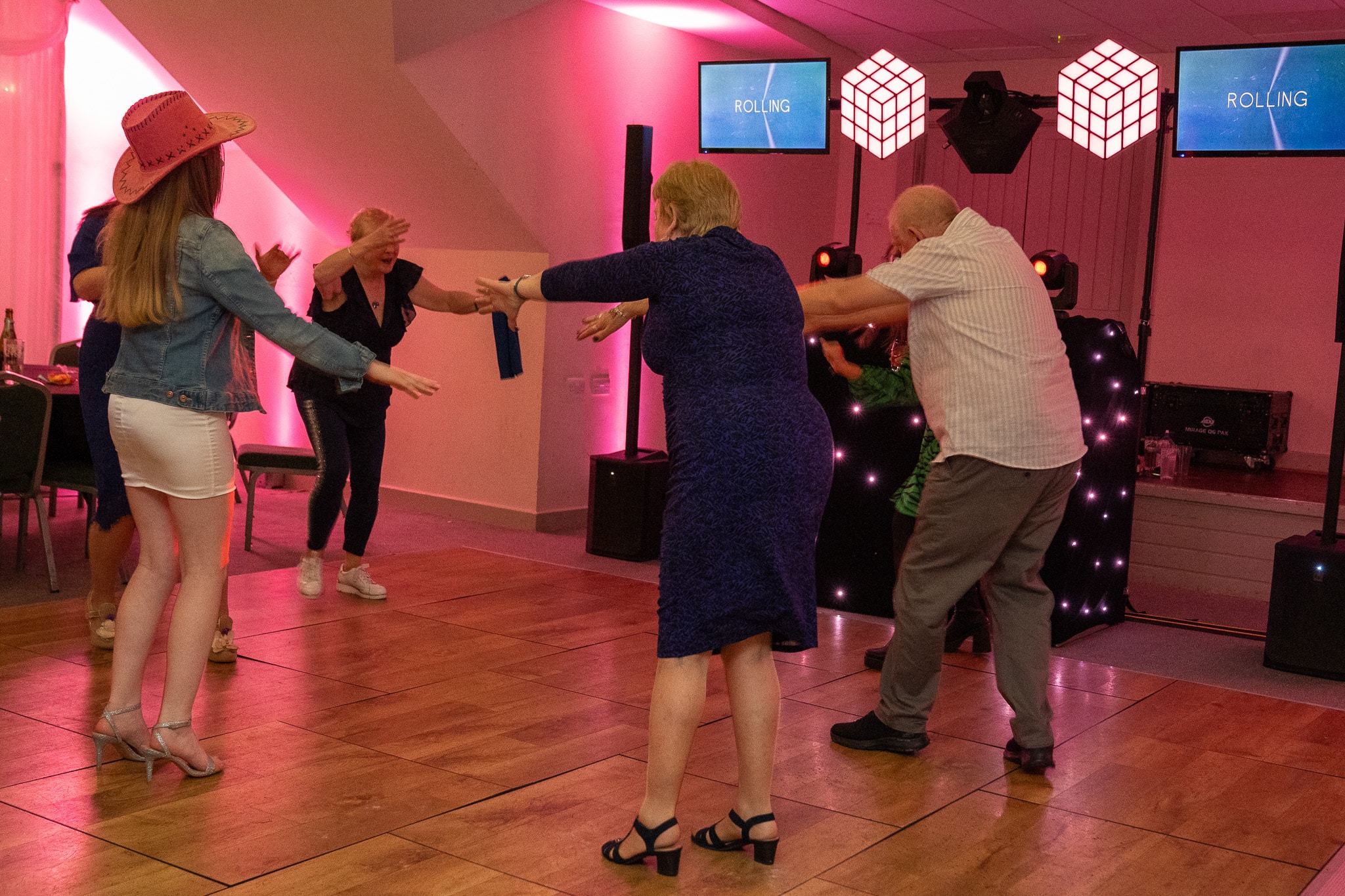 Fill The Floor Discos | Wedding & Party DJ Hire in Buckinghamshire & Hertfordshire