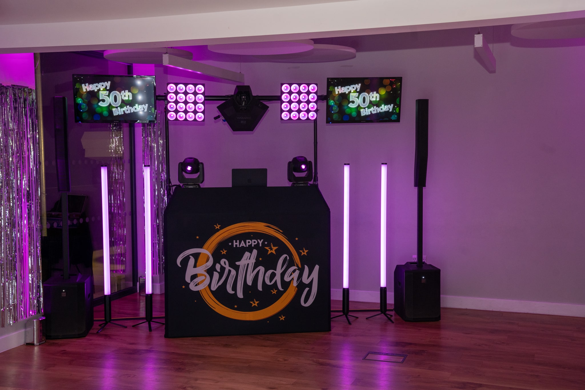 Fill The Floor Discos | Wedding & Party DJ Hire in Buckinghamshire & Hertfordshire