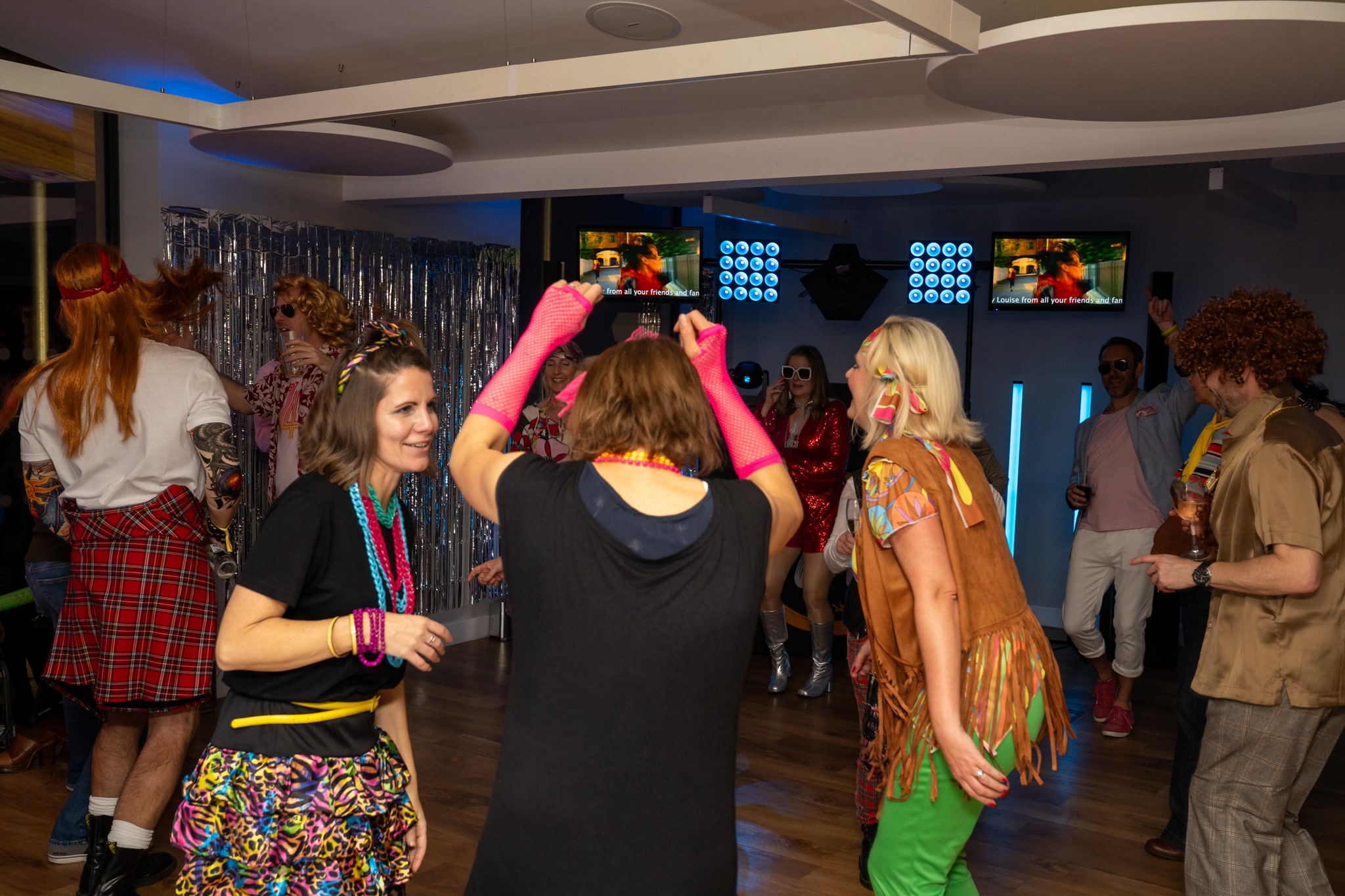 Fill The Floor Discos | Wedding & Party DJ Hire in Buckinghamshire & Hertfordshire