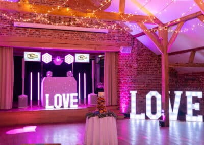 Fill The Floor Discos | Wedding & Party DJ Hire in Buckinghamshire & Hertfordshire