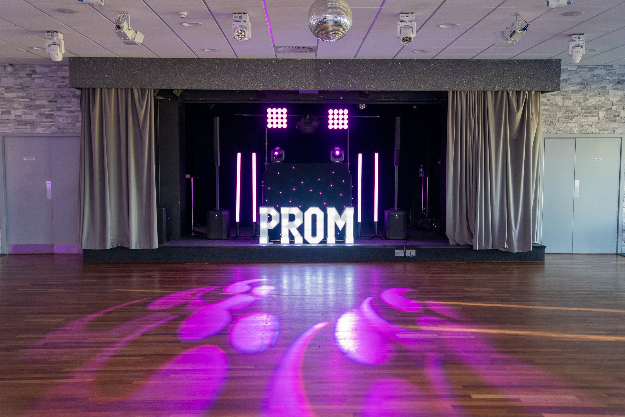 Fill The Floor Discos | Wedding & Party DJ Hire in Buckinghamshire & Hertfordshire