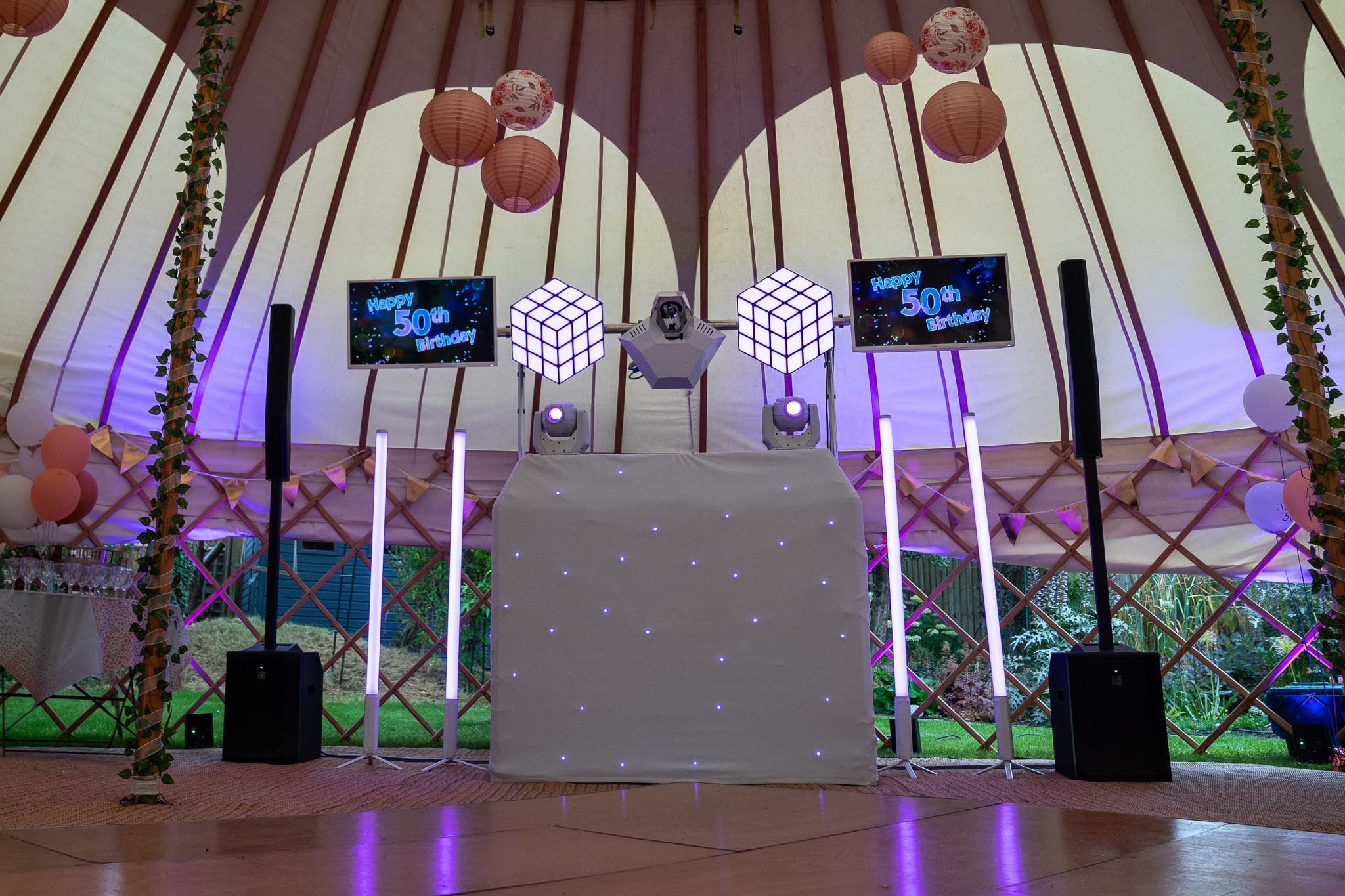 Fill The Floor Discos | Wedding & Party DJ Hire in Buckinghamshire & Hertfordshire