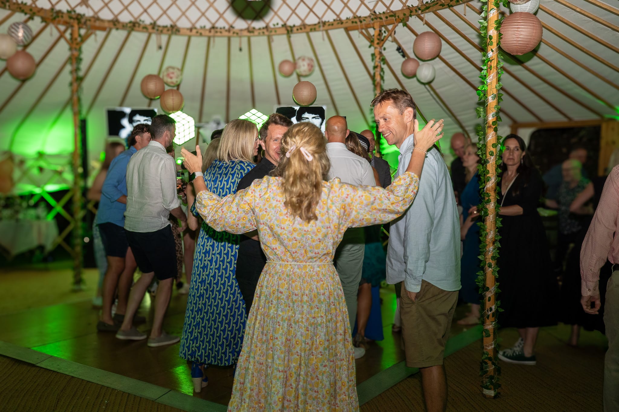 Fill The Floor Discos | Wedding & Party DJ Hire in Buckinghamshire & Hertfordshire