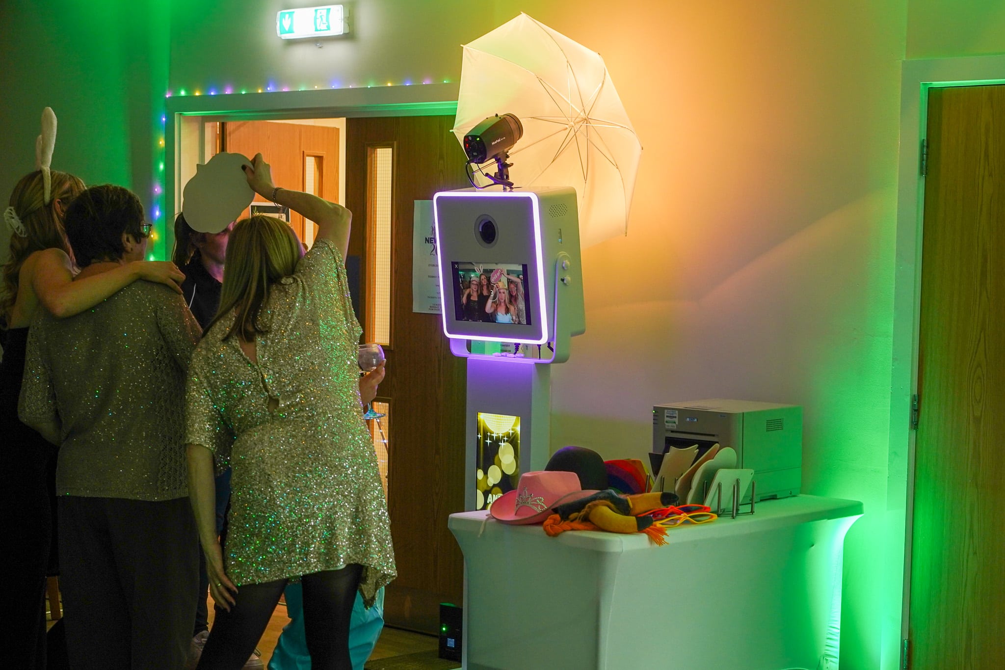 Fill The Floor Discos | Wedding & Party DJ Hire in Buckinghamshire & Hertfordshire