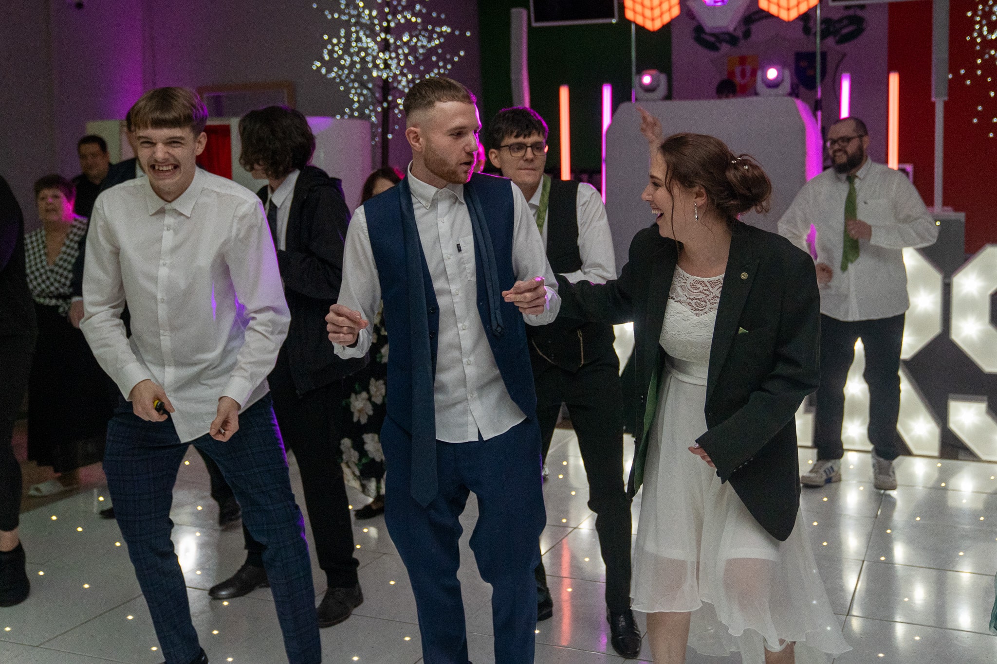 Fill The Floor Discos | Wedding & Party DJ Hire in Buckinghamshire & Hertfordshire
