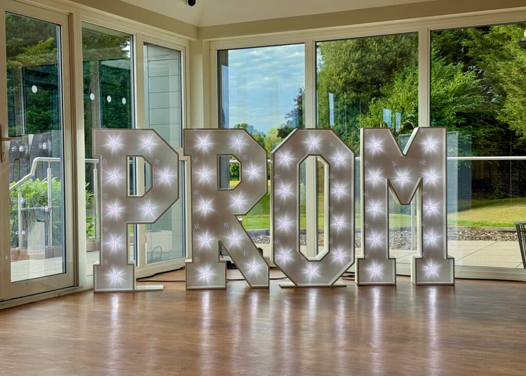 St Michael’s Year 13 Prom at Aldenham Golf and Country Club - Fill The Floor Discos
