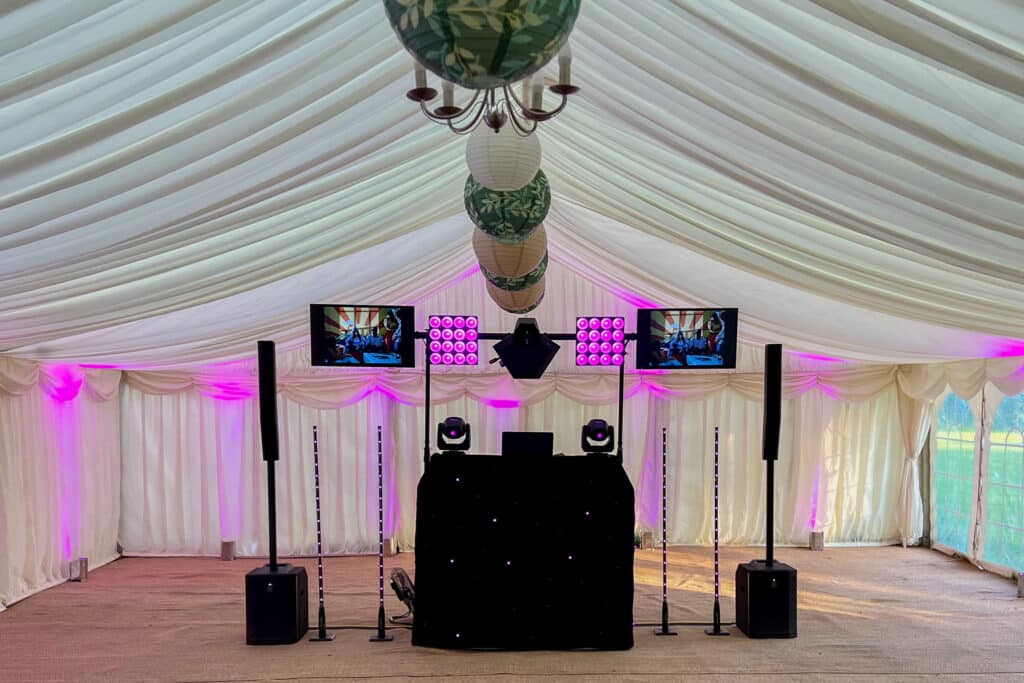 Karen&rsquo;s 50th birthday party at The Barn, Hulcott - Fill The Floor Discos
