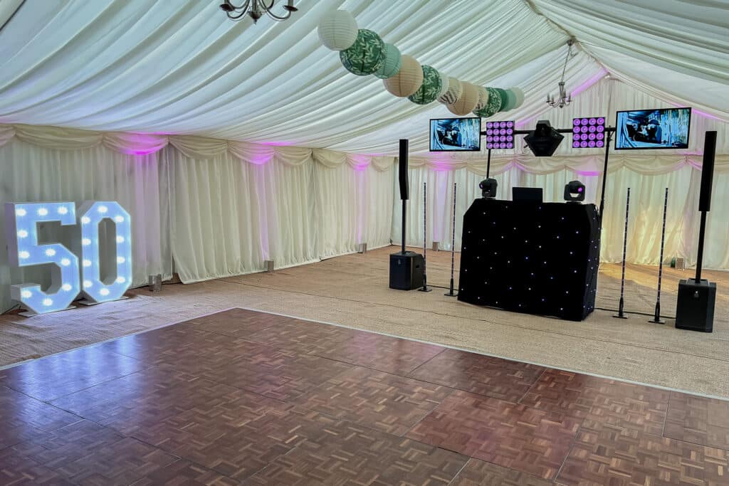 Karen&rsquo;s 50th birthday party at The Barn, Hulcott - Fill The Floor Discos