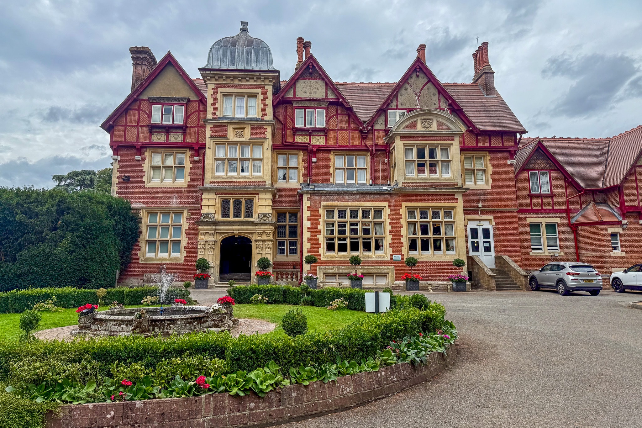 Wedding DJ Pendley Manor — the manor from the lawns